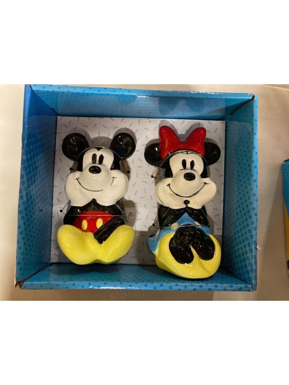Disney Mickey Mouse and Friends Large Salt & Pepper Shakers Mickey & Minnie New